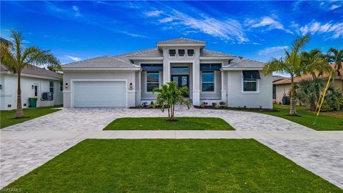 872 Swan DR MARCO ISLAND FL 34145