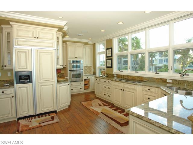 BAREFOOT BEACH - Residential