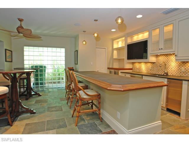 BAREFOOT BEACH - Residential