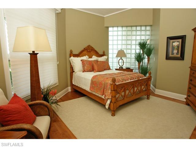 BAREFOOT BEACH - Residential