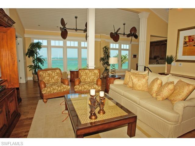 BAREFOOT BEACH - Residential