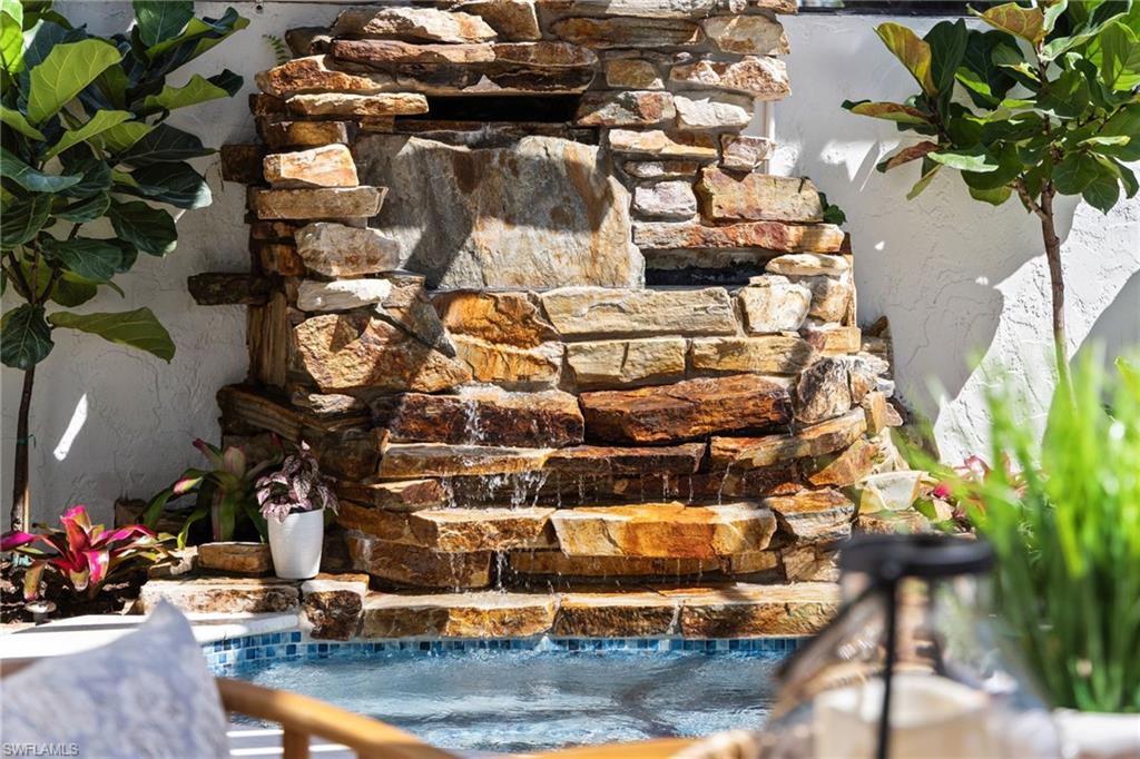 SAND POINTE - Residential