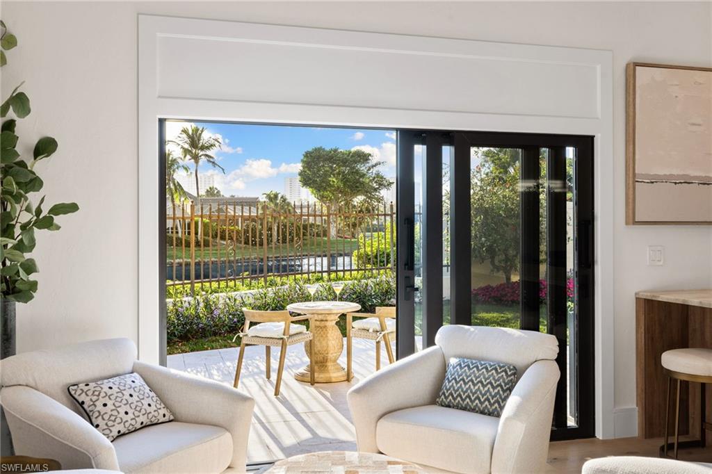 SAND POINTE - Residential