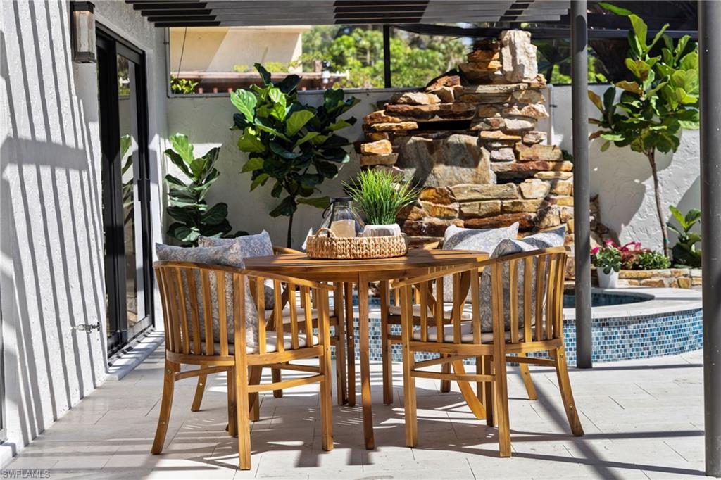 SAND POINTE - Residential