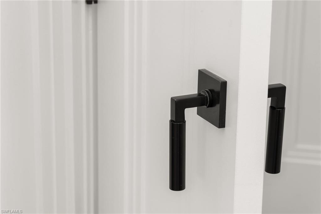 SAND POINTE - Residential