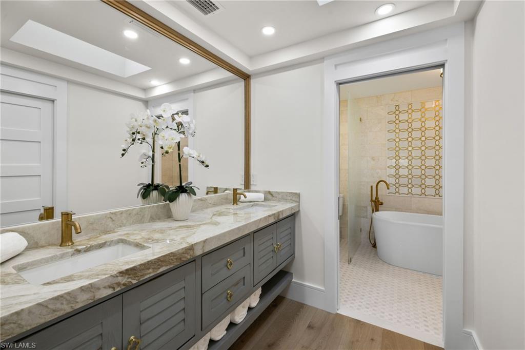 SAND POINTE - Residential