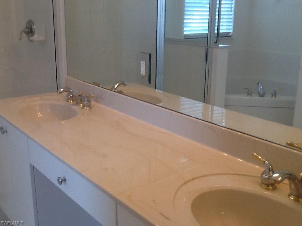 OLYMPIA POINTE - Residential