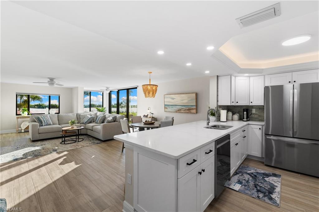 SANDARAC CONDO - Residential