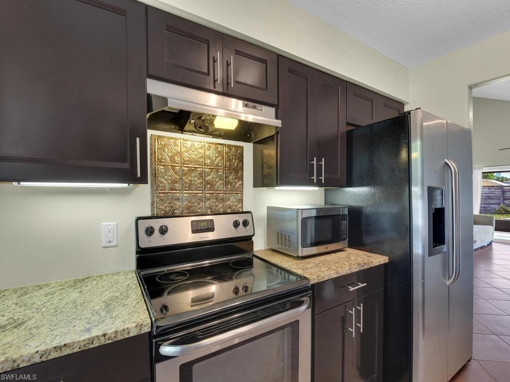 SAN CARLOS PARK - Residential