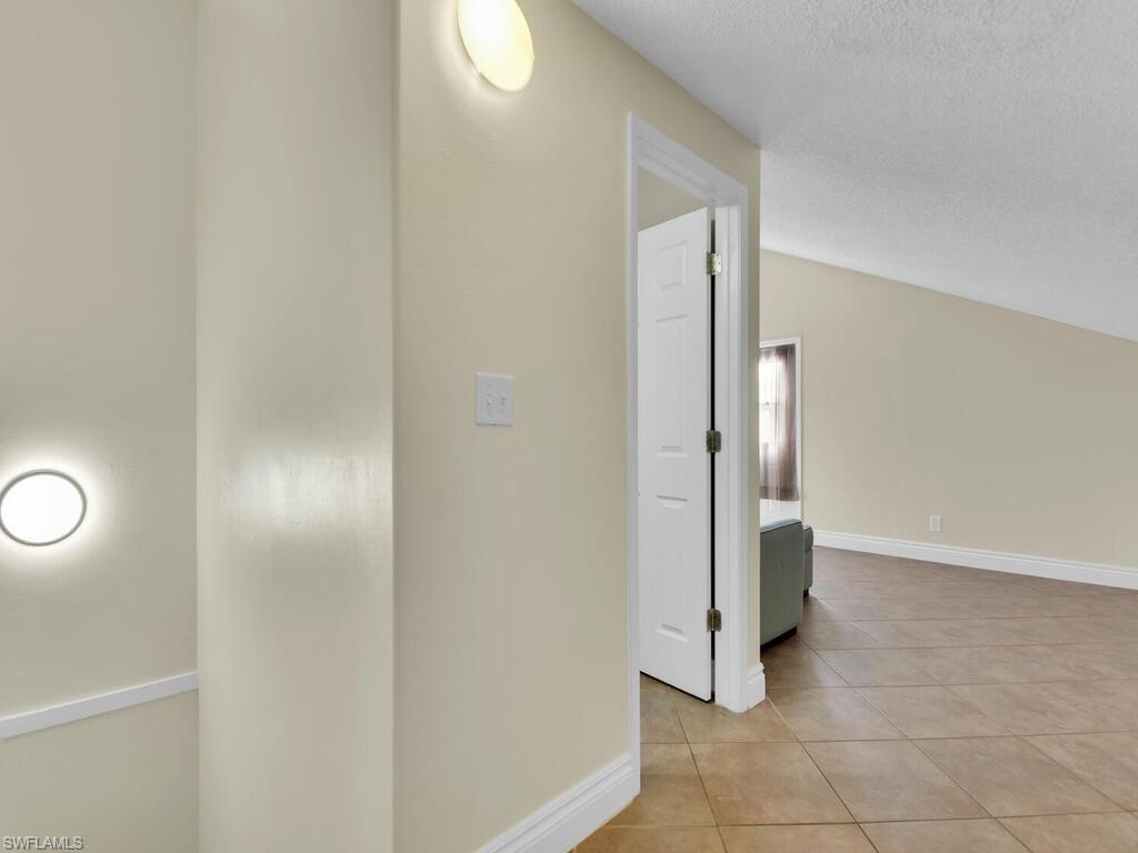 SAN CARLOS PARK - Residential