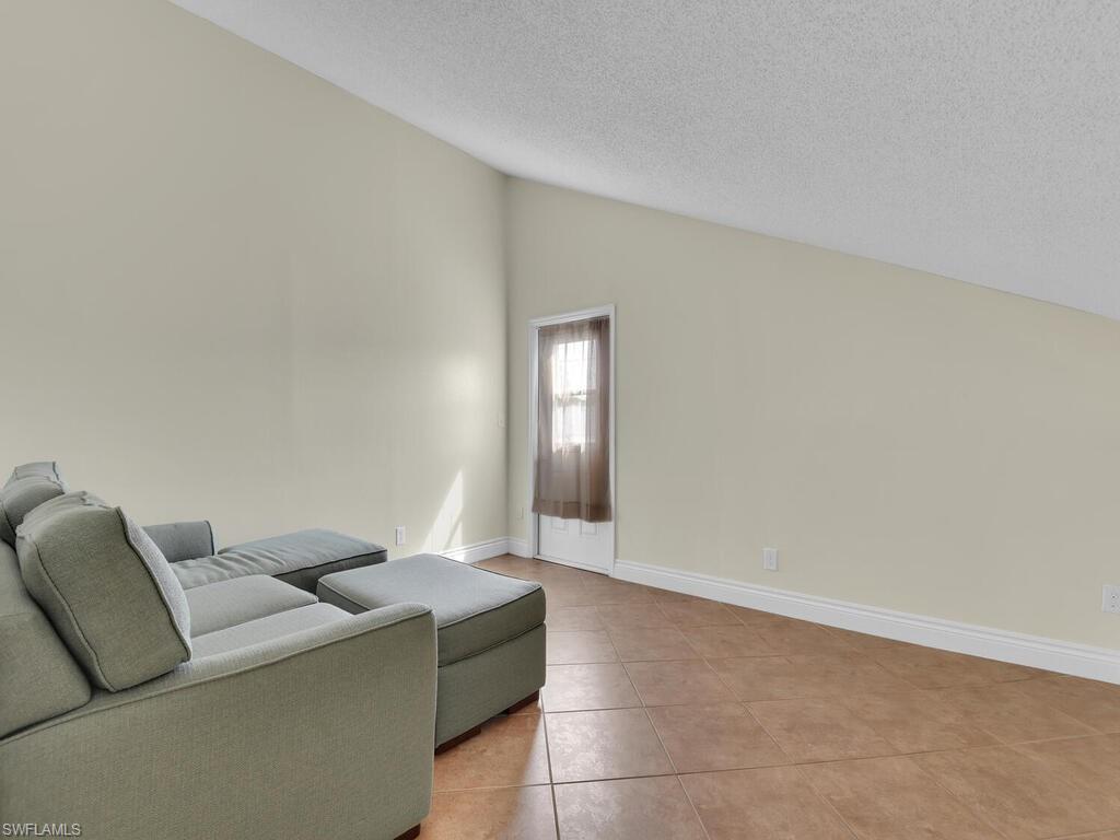 SAN CARLOS PARK - Residential