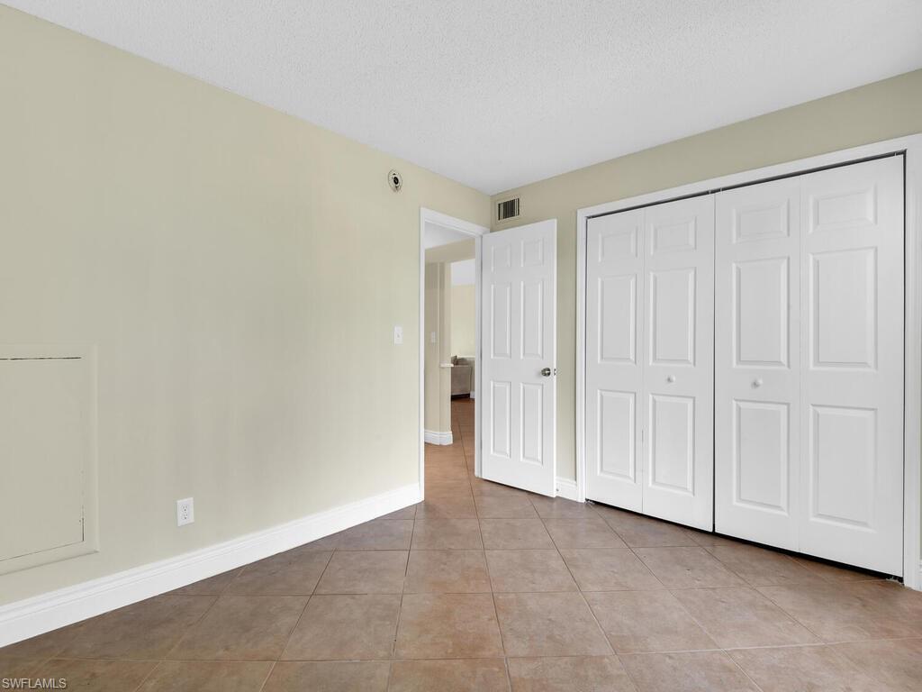 SAN CARLOS PARK - Residential