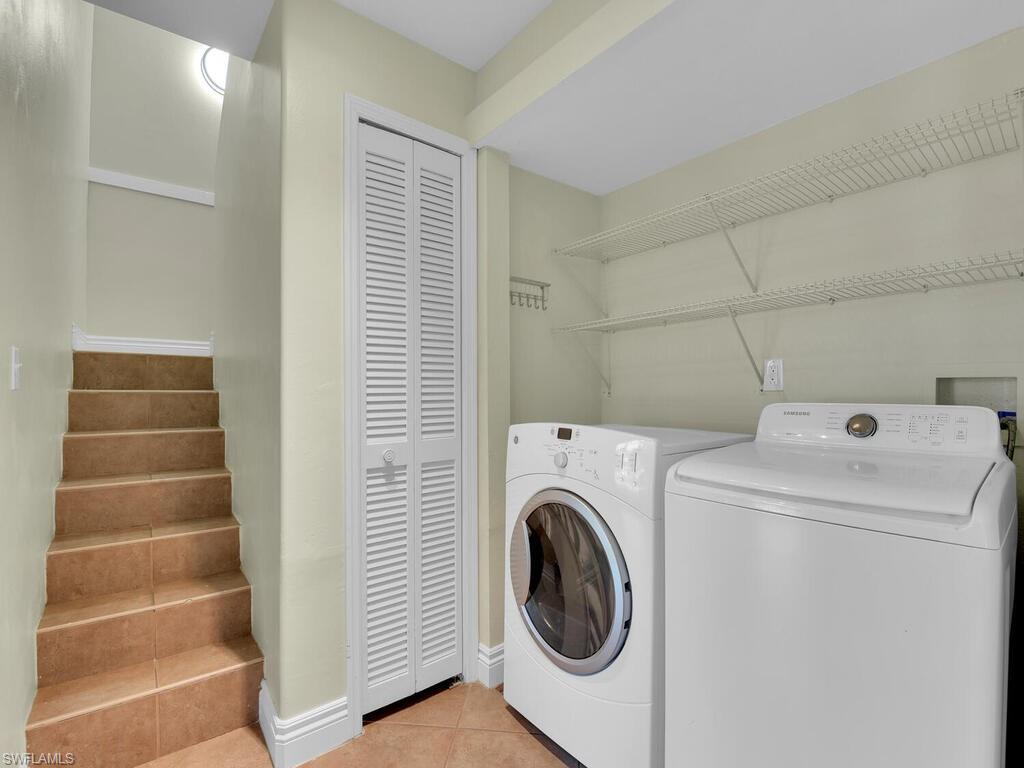 SAN CARLOS PARK - Residential