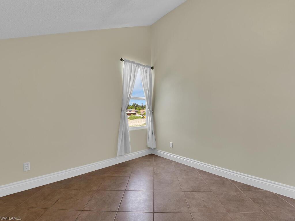 SAN CARLOS PARK - Residential