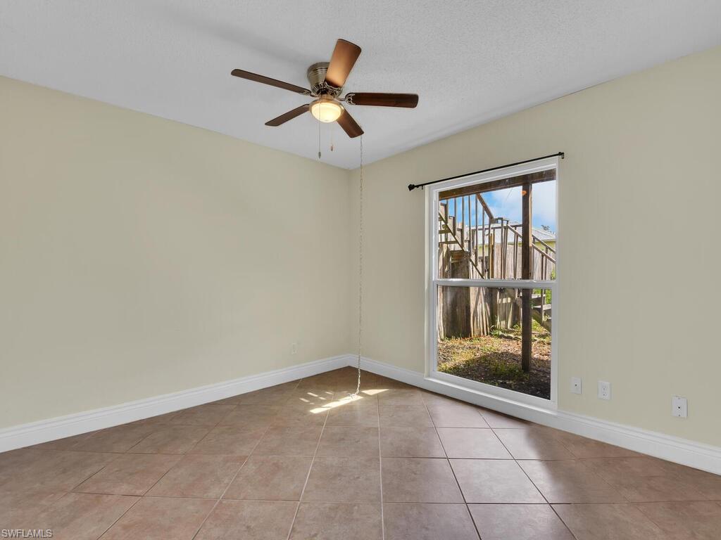 SAN CARLOS PARK - Residential