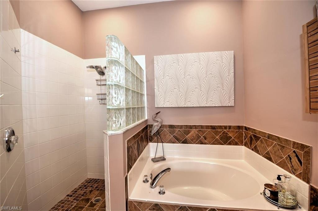 DEVONSHIRE LAKES - Residential