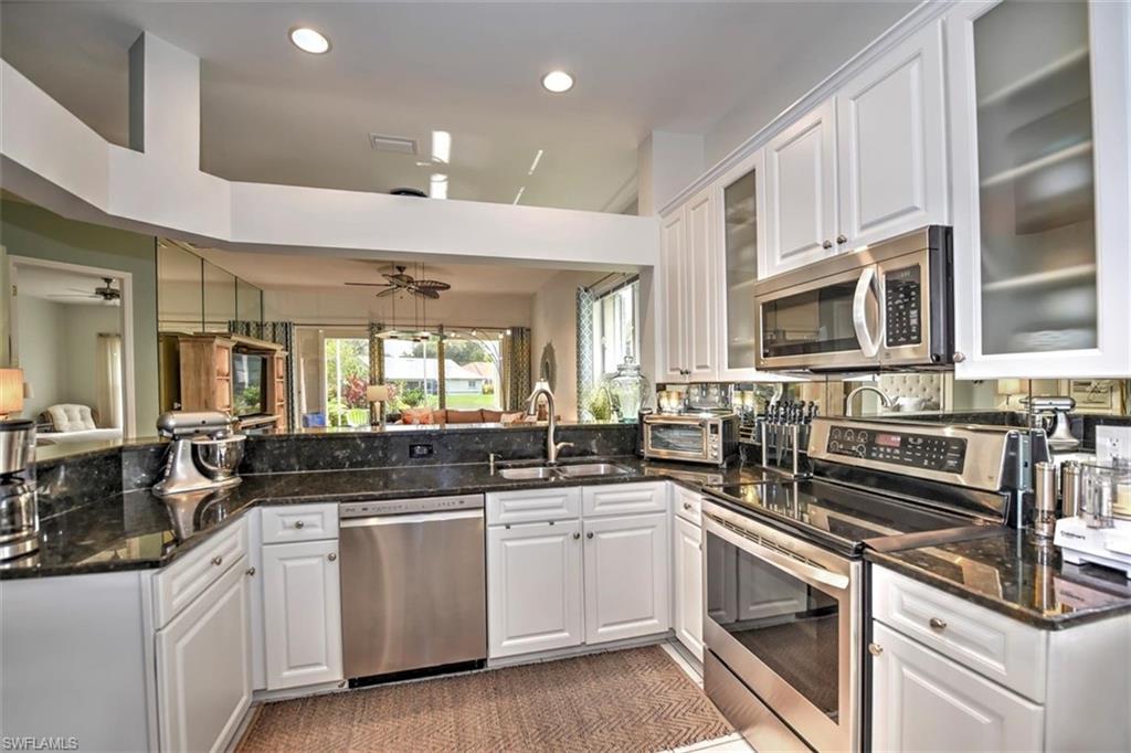 DEVONSHIRE LAKES - Residential