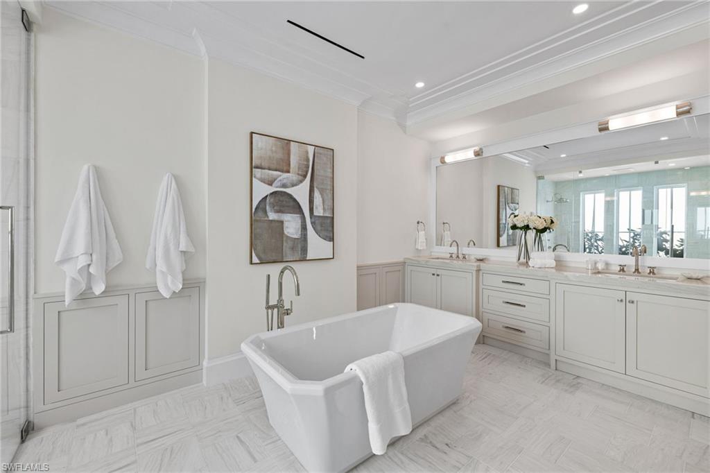 MOORINGS - Residential