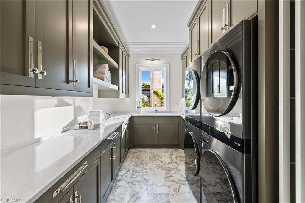 MOORINGS - Residential