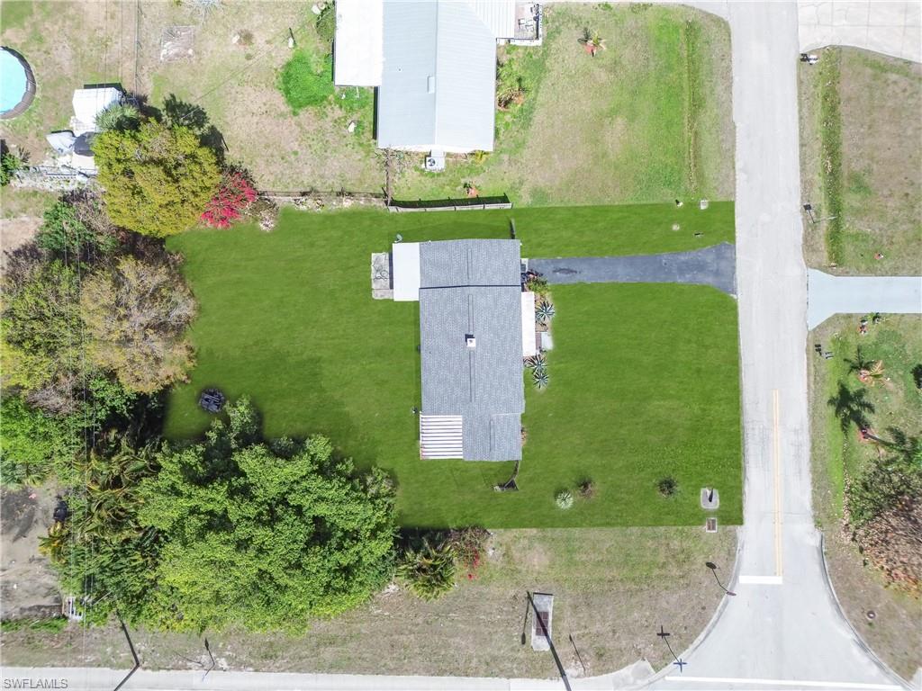 BELLE AIRE LAGOON - Residential