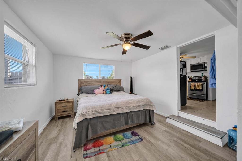 BELLE AIRE LAGOON - Residential