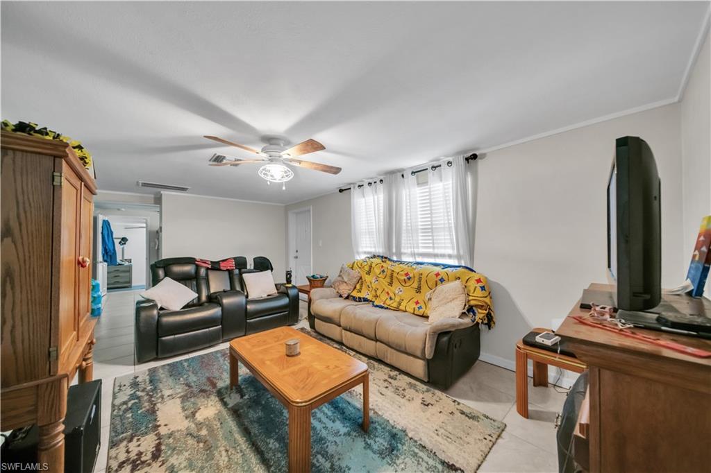 BELLE AIRE LAGOON - Residential