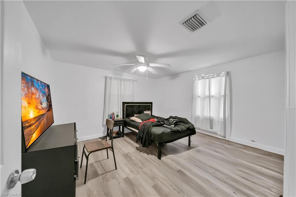 BELLE AIRE LAGOON - Residential