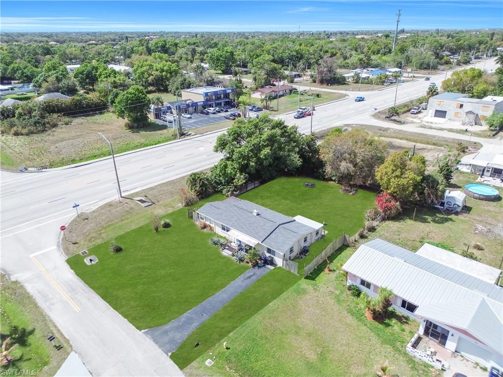 BELLE AIRE LAGOON - Residential