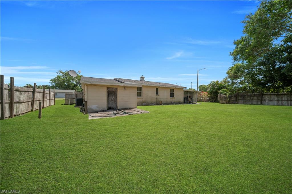 BELLE AIRE LAGOON - Residential