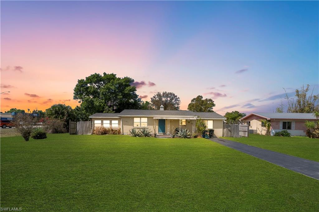 BELLE AIRE LAGOON - Residential