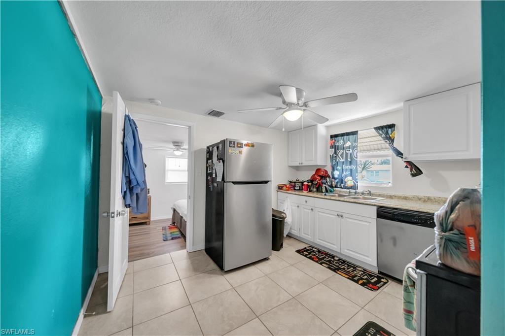 BELLE AIRE LAGOON - Residential