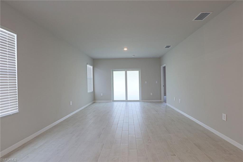 BENTLEY CROSSING - Residential Lease