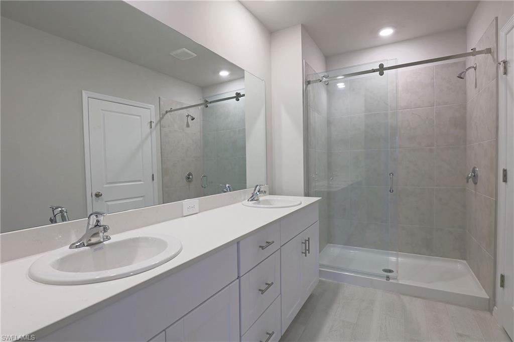 BENTLEY CROSSING - Residential Lease