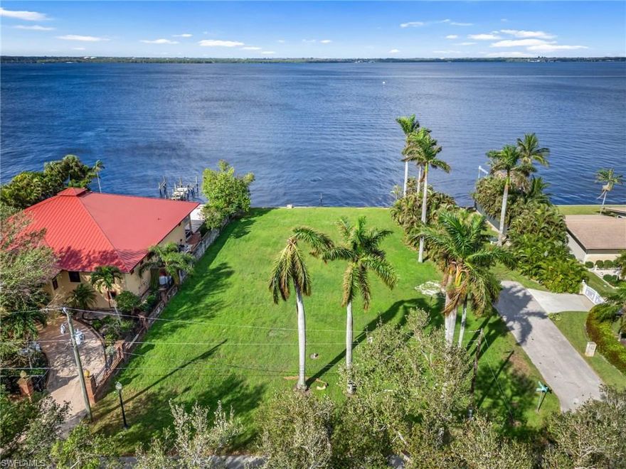 Riverfront property cleared and ready to build your dream home!  Enjoy beautiful sunrises, exciting watersports and close proximity to the river and historical district.
.40 acre survey is available.  Call today and build your new home with Florida lifestyle homes.
