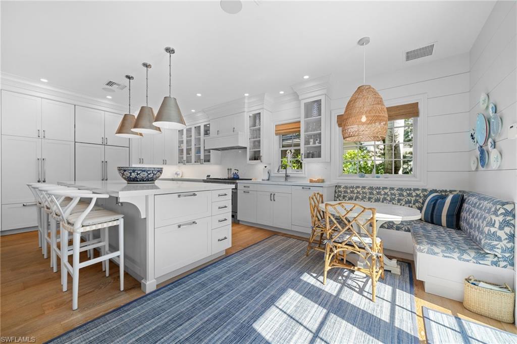 MOORINGS - Residential