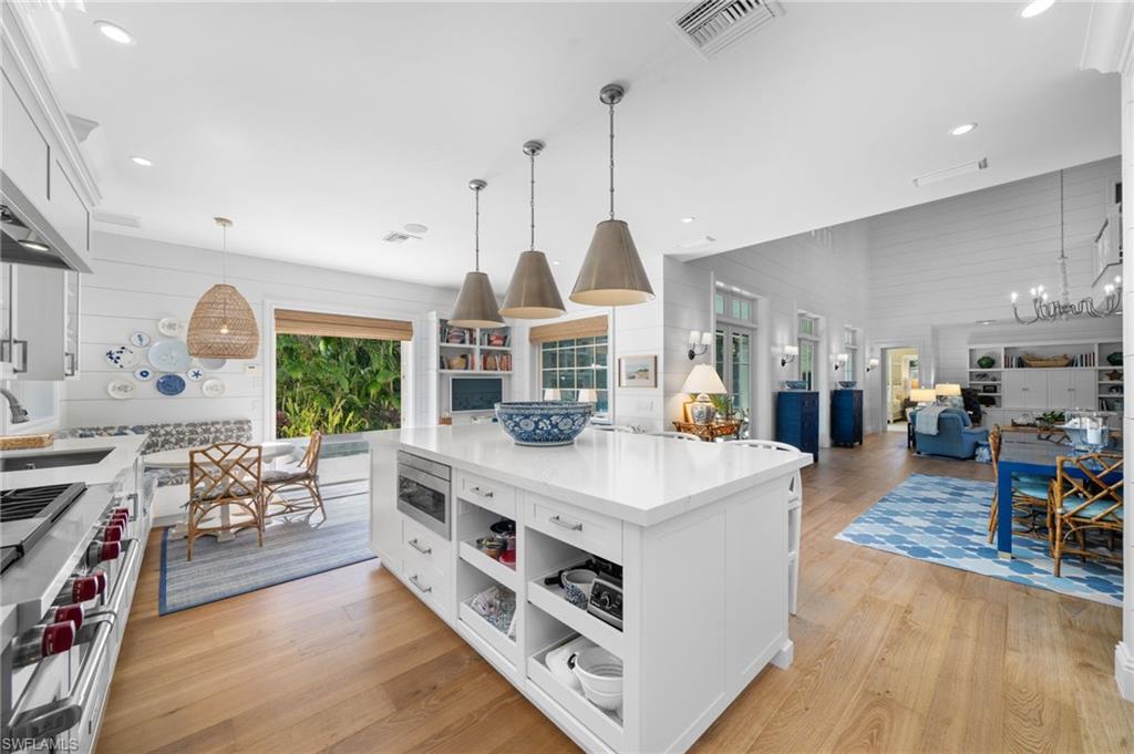 MOORINGS - Residential