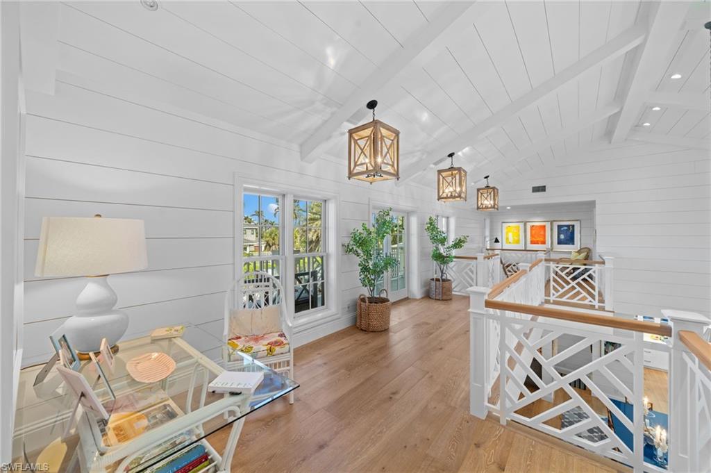 MOORINGS - Residential