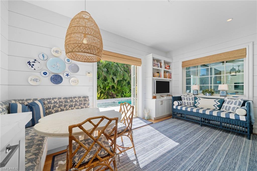 MOORINGS - Residential