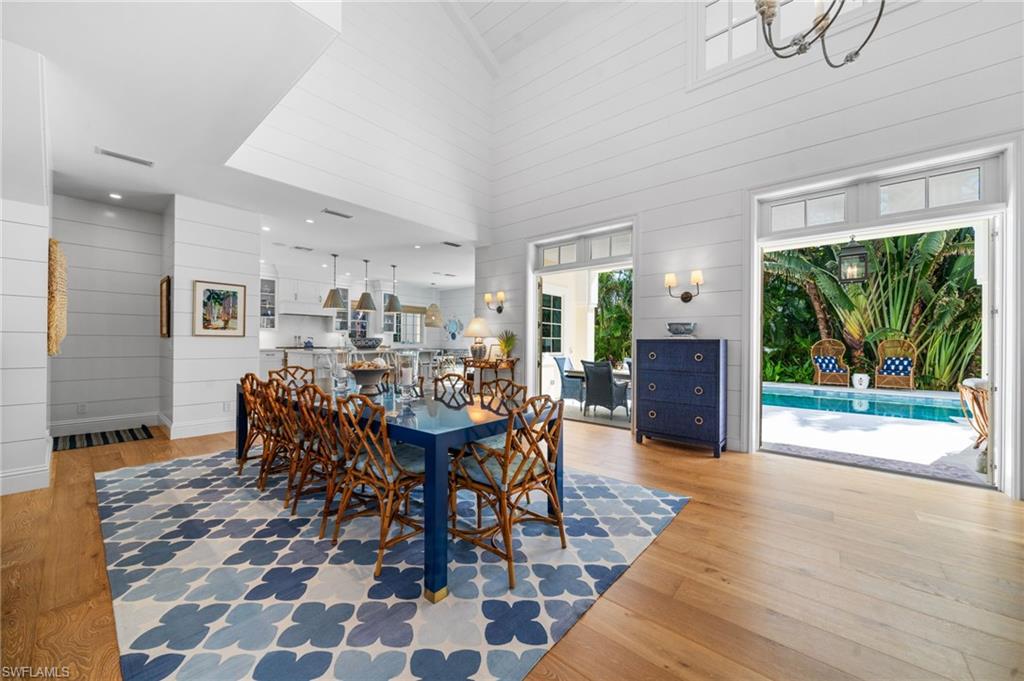 MOORINGS - Residential