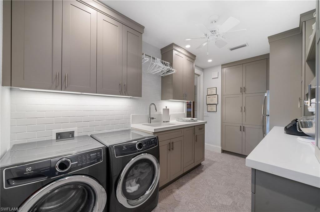 MOORINGS - Residential