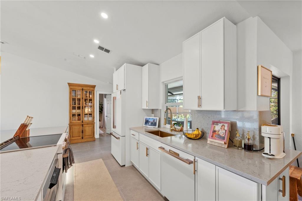 SAN CARLOS PARK - Residential