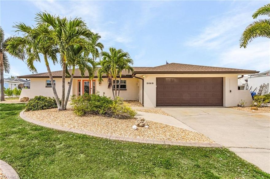 WATERFRONT PARADISE! THIS SINGLE STORY 2 BEDROOM 2 BATHROOM POOL HOME OFFERS A TRANQUAIL FEEL WITH BRAND NEW TIKI HUT AND BOAT LIFT WITH ELECTRIC AND WATER AVAILABLE. TASTEFULLY RENOVATED HOME HAS NEW QUARTZ COUNTERTOPS, NEW PORCELAIN TILE FLOORS, NEW APPLIANCES. NEW DUAL BATHROOM VANITIES, AND NEW TOLIETS. MASTER OFFERS EXQUISITE SHOWER TUB. SECOND BATHROOM HAS NEW WALK-IN SHOWER WITH MULTIPLE SHOWER HEADS. HOME ALSO HAS NEW ROOF AND SOFFITT. SEPARATE LAUNDRY ROOM WITH LOTS OF SHELVING. HOME ALSO FEATURES BONUS ROOM THAT HAS DRYWALL AND NEW WINDOWS! 
THERE ARE LONG TERM TENANTS WITH FLEXIBLE LEASE IF BUYER IS INTERSTED IN EXTENDING LEASE.