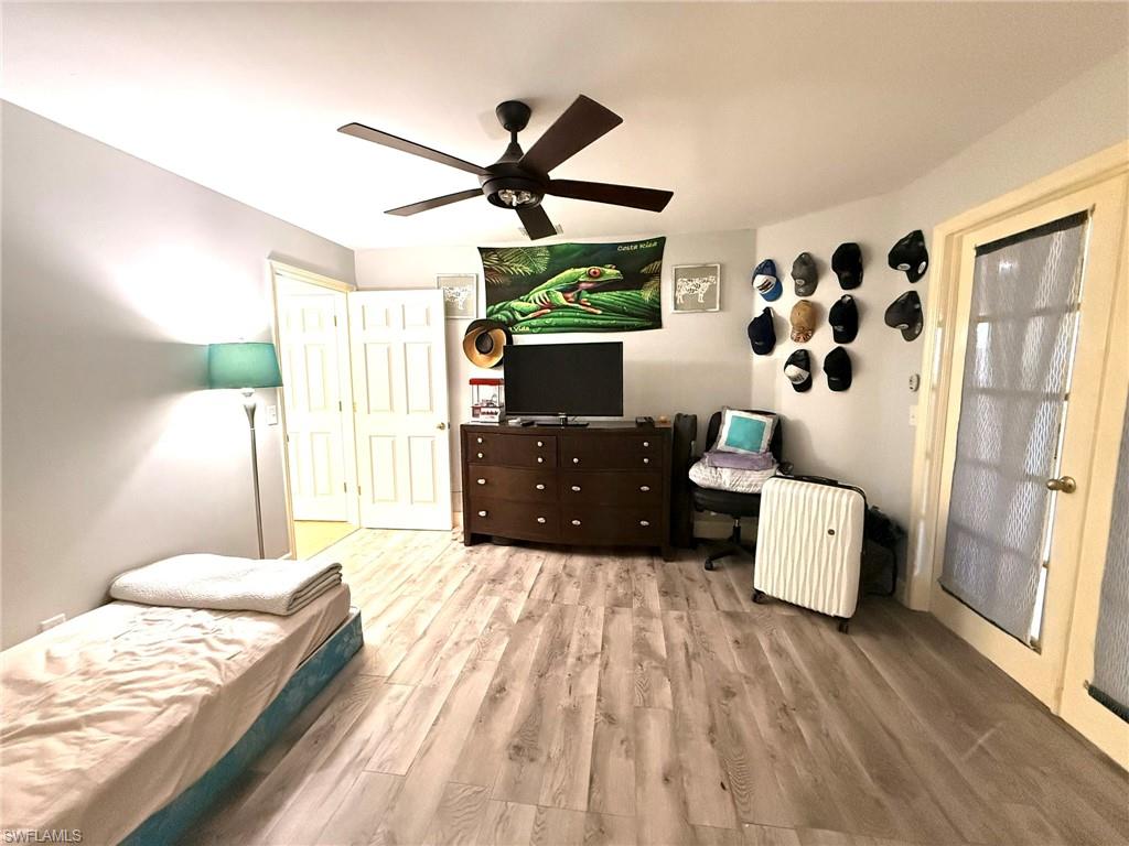 MIRROR LAKES - Residential