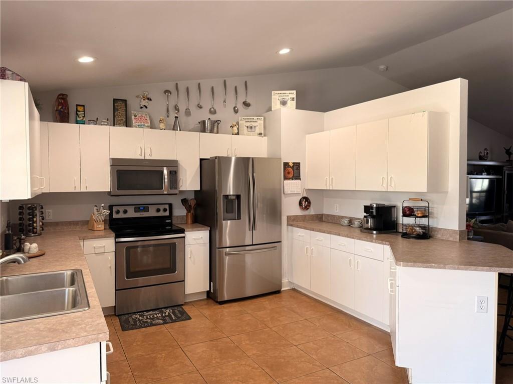 MIRROR LAKES - Residential