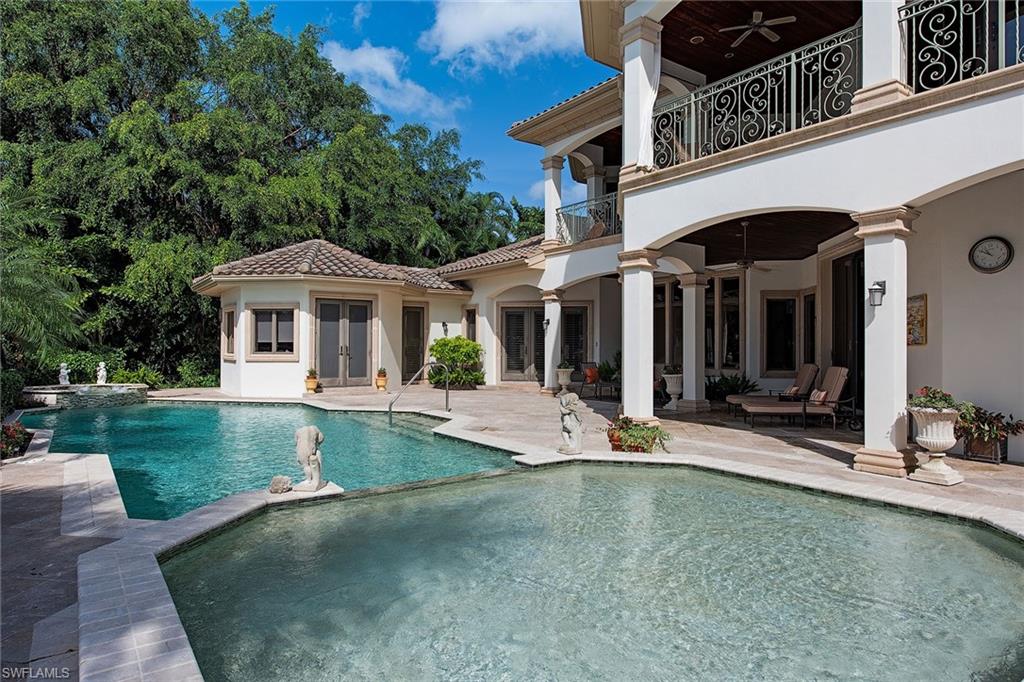 MOORINGS - Residential