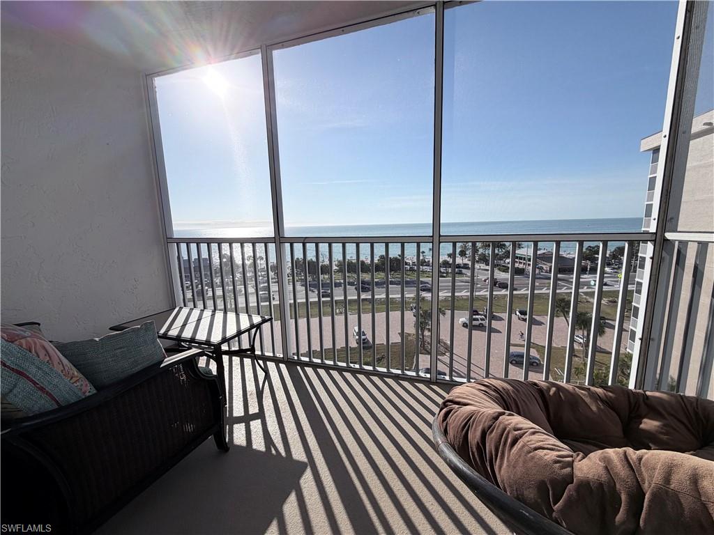 BEACH AND TENNIS CLUB - Residential