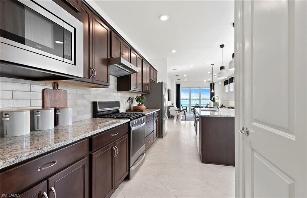 EDGEWATER - Residential