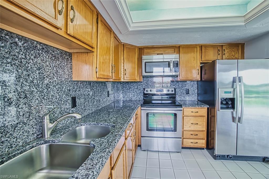 SEVEN LAKES - Residential