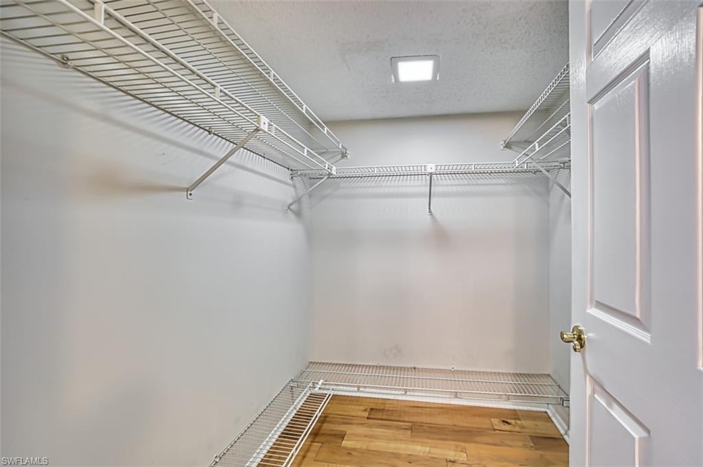 SEVEN LAKES - Residential