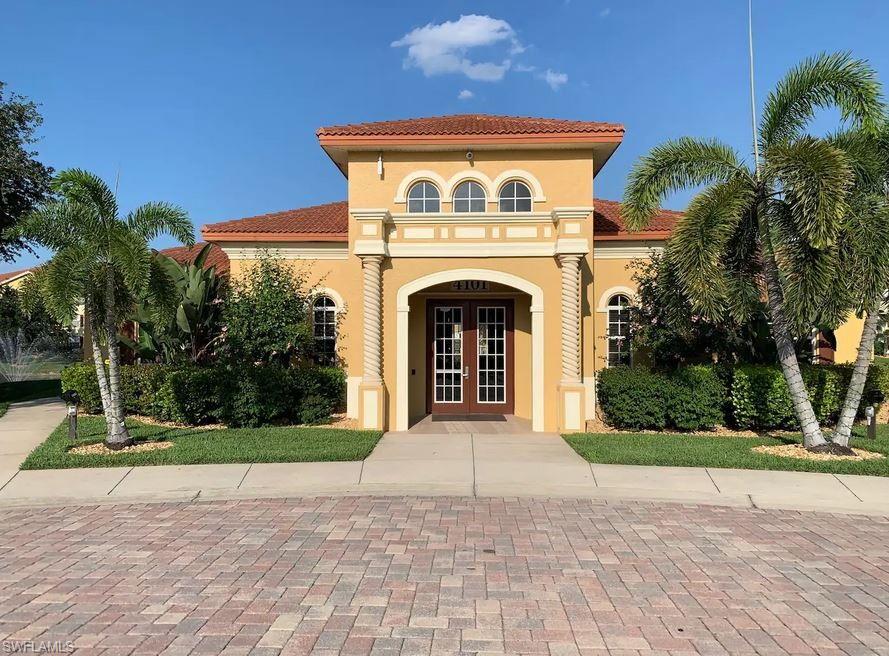 THE RESIDENCE - Residential Lease